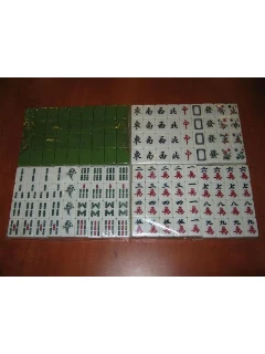 Mahjong Készlet - Professzionális, Zöld Hátú, Műanyag Kövekkel - A Kövek Mérete: 34x24x19mm