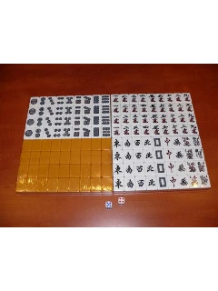 Mahjong készlet - Japán, sárga hátú, műanyag kövekkel - A kövek mérete: 33x24x18mm