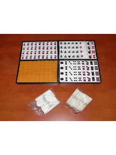 Mahjong készlet - Riichi (japán) készlet, sárga hátú, műanyag kövekkel - A kövek mérete: 26x19x15mm